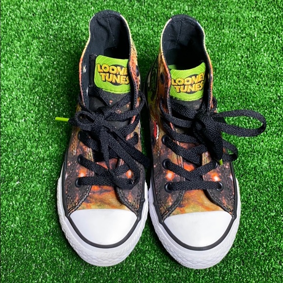 looney tunes chuck taylor collection